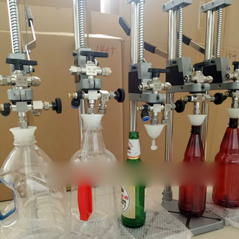 Manual Bottle Cork Pressing Ma - Wine In Beer Bottle recensione e prezzo