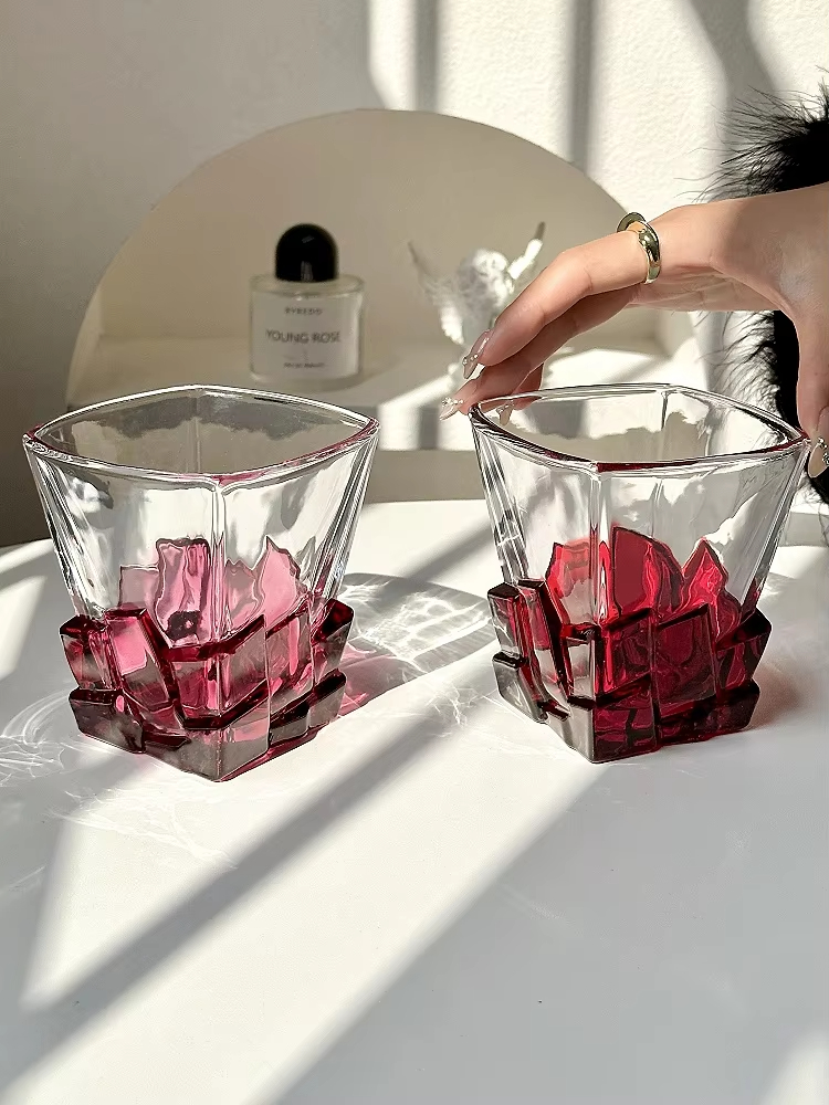 Space Gold Ice Cube Cup Artist - Wine In Beer Glass recensione e prezzo