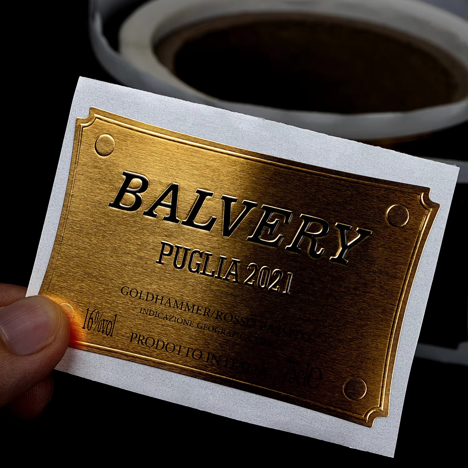 Gold Foil Embossed Metal Paper - Wine In Beer Bottle recensione e prezzo